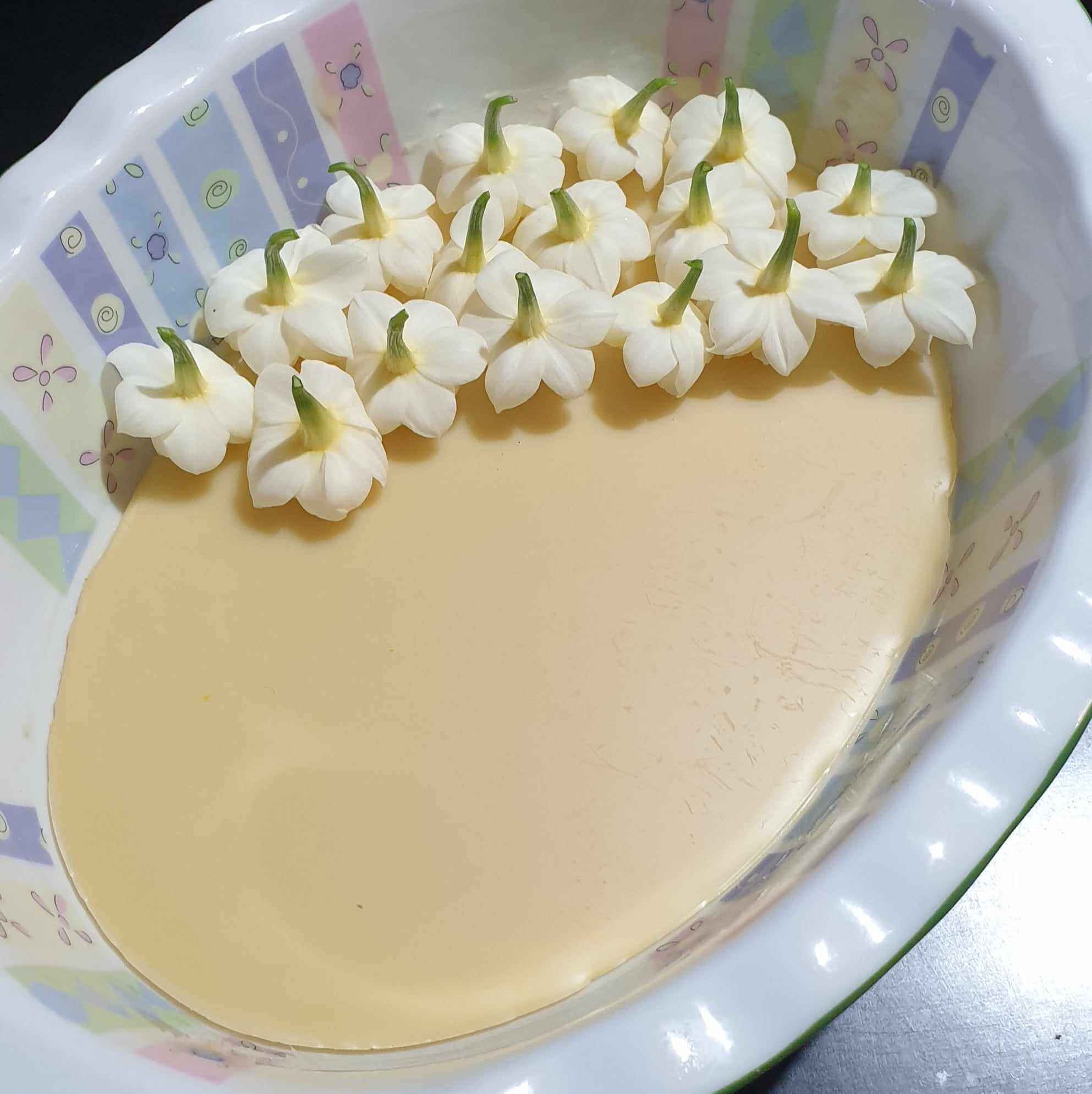 Enfleurage: Capturing Nature's Essence in Perfumery – The Aromatic Artisan