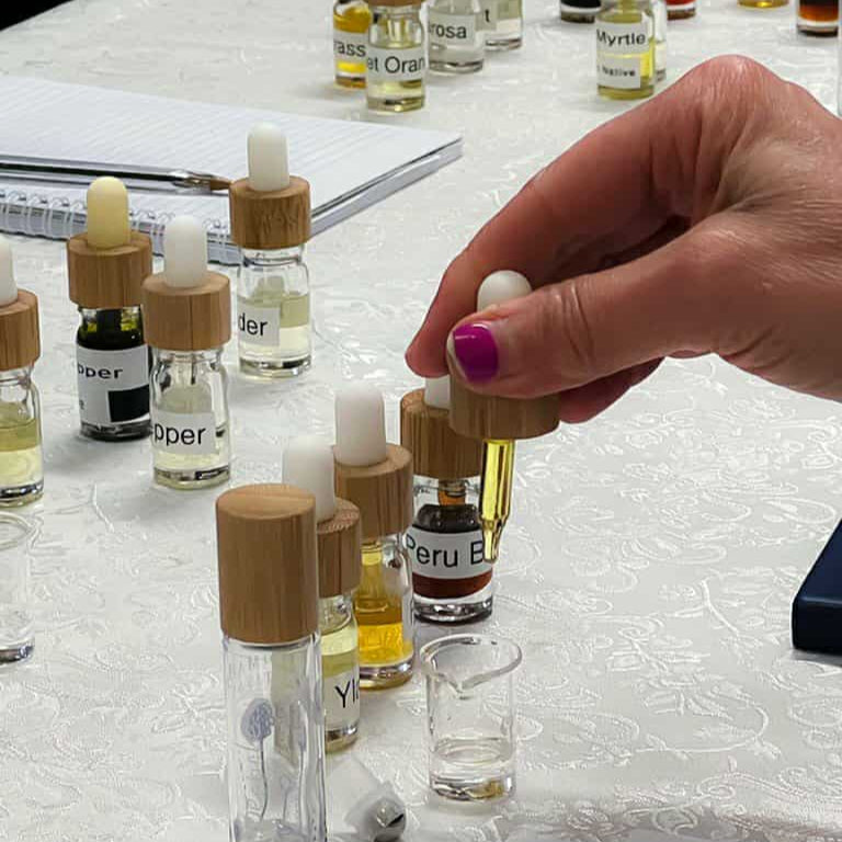 Couples Custom Perfume Blending Session | 2hrs | 10ml x 2 Perfume Oil